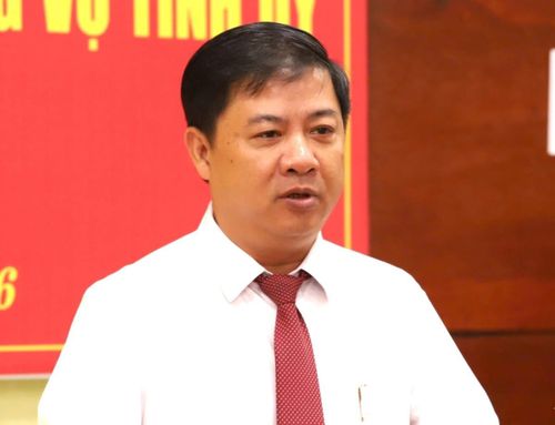 Bí thư Tỉnh ủy Đắk Lắk Lương Nguyễn Minh Triết phát biểu, giao nhiệm vụ cho ông Đỗ Hữu Huy.