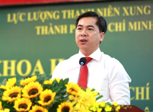 Chỉ huy Trưởng Lực lượng TNXP TPHCM Triệu Đỗ Hồng Phước phát biểu khai mạc hội thảo. Ảnh: NGUYỄN HOÀNG