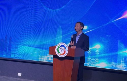 PGS.TS Phạm Trần Vũ, Phó Hiệu trưởng Trường Đại học Bách khoa (ĐHQG TPHCM) phát biểu tại buổi lễ. Ảnh: Hà An.