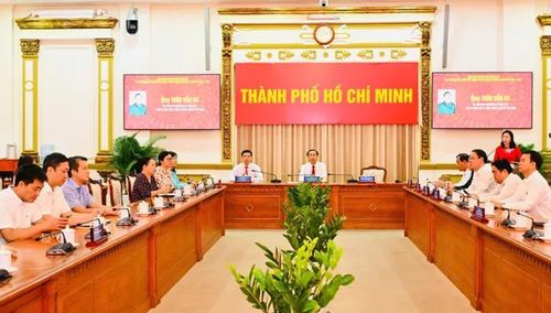 Hội nghị công bố danh sách trúng cử đại biểu HĐND nhiệm kỳ 2026-2031 sáng 20/3. Ảnh: Việt Dũng.