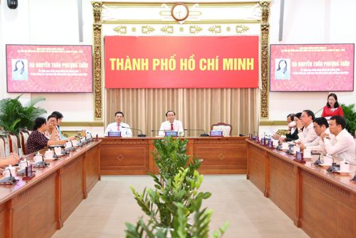 Ủy ban Bầu cử TPHCM cũng đã công bố kết quả bầu cử và những người trúng cử đại biểu HĐND TPHCM khóa XI, sáng 20/3. Ảnh: Ngô Tùng