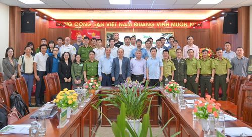 Các đại biểu dự hội nghị.