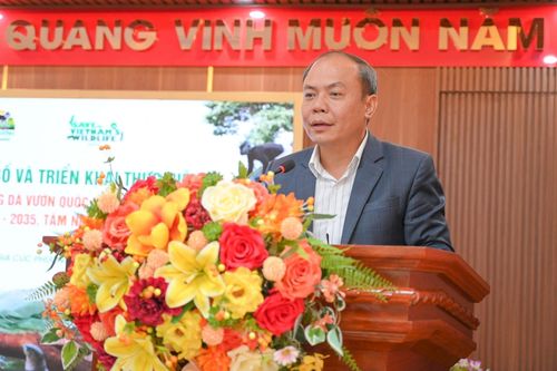 Ông Nguyễn Văn Chính, Giám đốc Vườn quốc gia Cúc Phương phát biểu tại hội nghị.