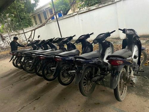 Xe tang vật bị thu giữ.
