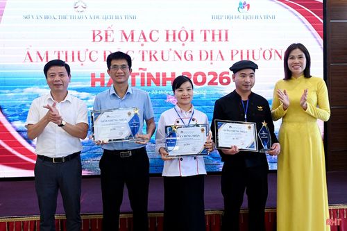  Kết thúc hội thi, Ban tổ chức đã trao 3 giải nhất, 6 giải nhì, 9 giải ba cho các đội thi có món ăn đặc sắc dựa trên tiêu chí về các nhóm nguyên liệu, cách trình bày, chất lượng món ăn. Trong đó, giải nhất thuộc về món: gỏi bưởi Phúc Trạch và mực Thiên Cầm một nắng (Khách sạn Eagle Hà Tĩnh); sườn dê nướng than hồng (Trường Trung cấp nghề Hà Tĩnh); gà nướng bùn khoáng (Hải Thượng Resort). 