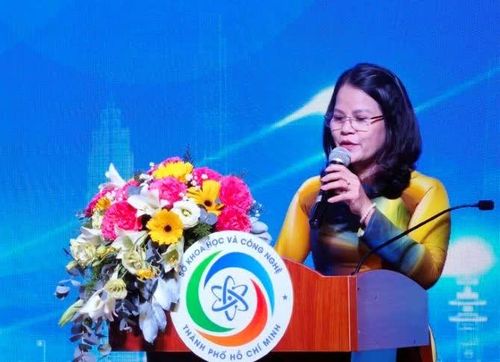 Bà Nguyễn Hoàng Bảo Trân - Phó Giám đốc Sở Khoa học và Công nghệ TP Hồ Chí Minh, phát biểu.