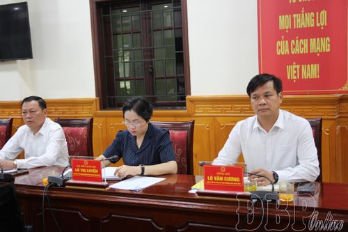 Đại biểu tham dự phiên họp.