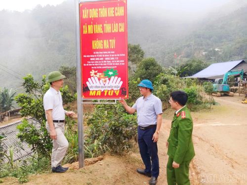 Biển cảnh báo được lắp đặt tại các khu vực công cộng đã góp phần lan tỏa thông điệp, đồng thời nâng cao ý thức cảnh giác đối với tệ nạn ma túy trong cộng đồng.
