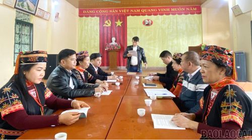 Nhà văn hóa thôn là nơi tổ chức, họp bàn, thống nhất công việc chung của cộng đồng.
