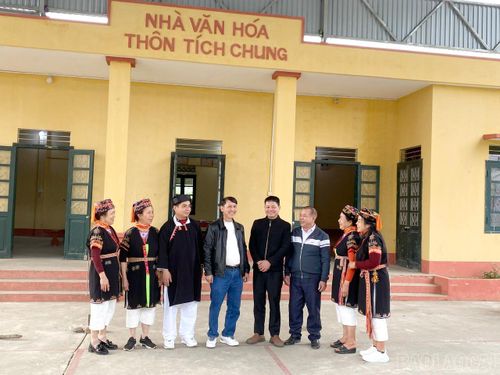 Nhà văn hóa thôn Tích Chung - điểm sinh hoạt cộng đồng của người dân địa phương.