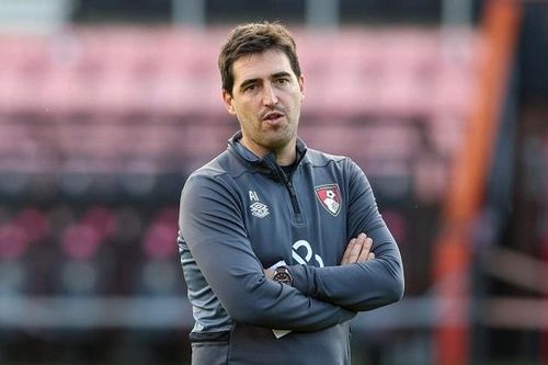 Andoni Iraola sẵn sàng mang đến những bất ngờ cho MU.