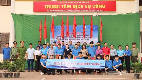 Hưởng ứng Ngày Quốc tế Hạnh phúc (20-3), xã Bắc Mê đã ra quân trồng cây dọc bờ Nam sông Gâm.