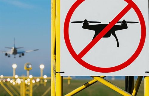 VATM khuyến cáo người dân tuyệt đối không sử dụng UAV, flycam hoặc các phương tiện bay khác trong khu vực cảng hàng không, sân bay khi chưa được cấp phép của cơ quan có thẩm quyền (ảnh minh họa).
