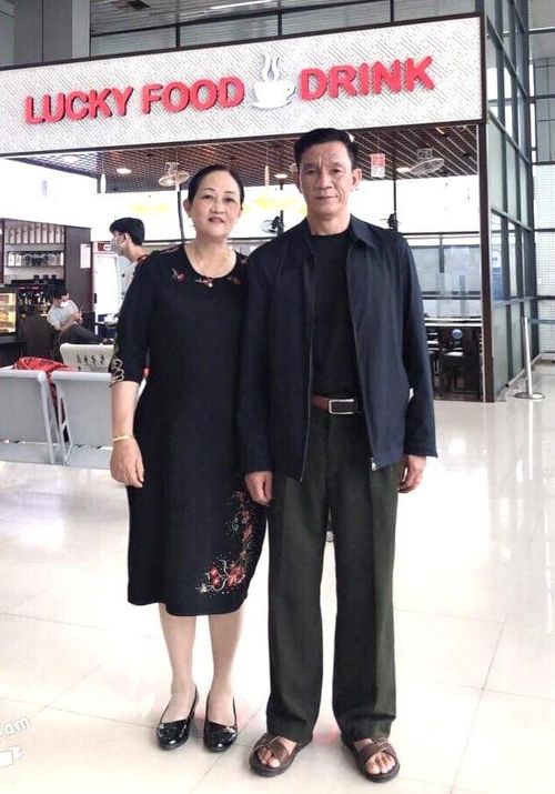 Ông Vũ Mạnh Tuyên thường xuyên đưa vợ đi du lịch tận hưởng cuộc sống