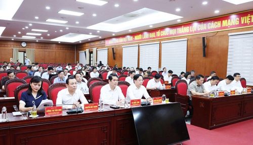 Các đại biểu tham dự hội nghị.