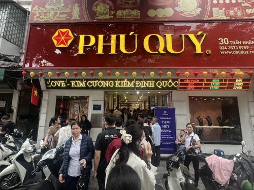 Các chuyên gia cảnh báo người dân không nên chạy theo tâm lý đám đông