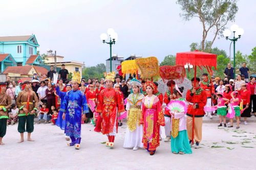 Các nghi thức trong Hội kén rể được chuẩn bị công phu, tạo nên những màn diễn xướng sinh động.