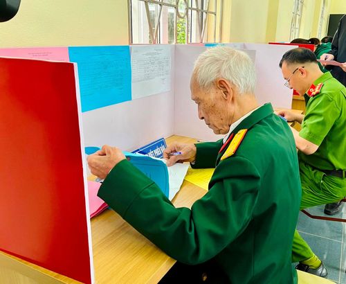 Quảng Ninh là địa phương thuộc nhóm tỉnh có tỷ lệ cử tri đi bầu cao nhất cả nước. Ảnh: M. Thúy