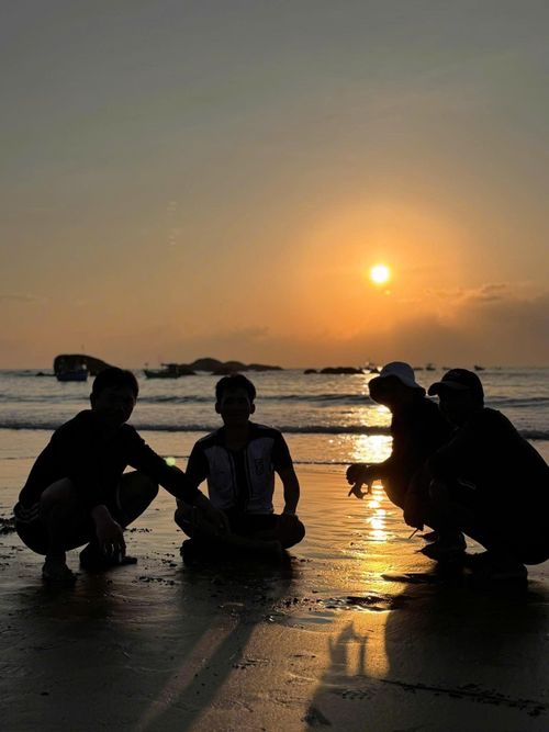 Những biến động ngư trường, giá nhiên liệu tăng… đang âm thầm làm thay đổi cấu trúc gia đình làng chài.