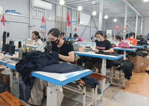 Công nhân làm việc tại các xưởng may có điều kiện làm việc đảm bảo. Ảnh: Hoàng Quyết