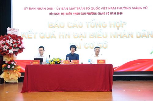 Chủ tọa hội nghị. Ảnh: TT