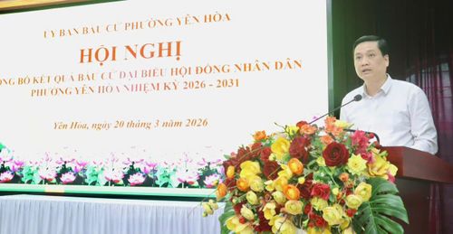 Bí thư Đảng ủy, Chủ tịch HĐND phường Yên Hòa Nguyễn Quốc Khánh - Chủ tịch Ủy ban Bầu cử phường phát biểu tại hội nghị. Ảnh: PV