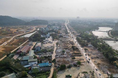 Theo kế hoạch, sau khi hoàn thành, tuyến cao tốc sẽ kết nối đồng bộ từ Quốc lộ 21 đến cao tốc Hà Nội - Hòa Bình, tạo nên trục giao thông xuyên suốt từ nội đô ra các khu vực vệ tinh. Dự án không chỉ góp phần giảm tải áp lực cho các tuyến đường hiện hữu mà còn thúc đẩy liên kết vùng, đặc biệt là khu công nghệ cao Hòa Lạc và các đô thị mới phía Tây. Đây sẽ là một trong những tuyến giao thông huyết mạch, góp phần định hình diện mạo hạ tầng hiện đại của Thủ đô trong tương lai.