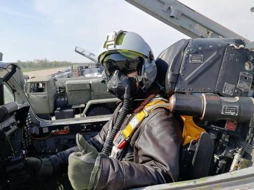 Thử nghiệm mũ bảo hiểm LA-100. (Nguồn: Militarnyi)