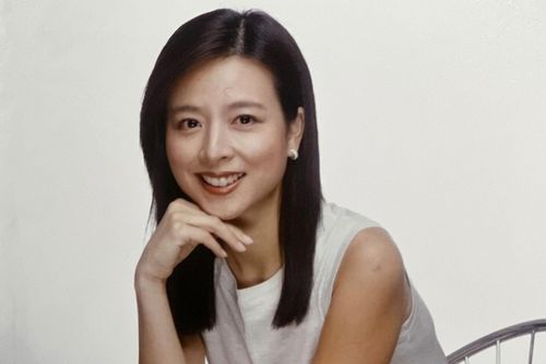  Không chỉ ở hiện tại, những hình ảnh thời trẻ của Madam Pang khi được chia sẻ lại trên mạng xã hội cũng thu hút sự quan tâm, cho thấy sự chú ý của công chúng đối với hành trình hình ảnh của bà qua nhiều giai đoạn. 