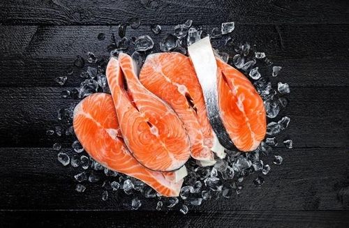Cá béo là nguồn cung cấp acid béo omega-3 tốt nhất.