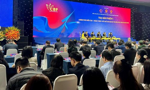 Phiên tọa đàm 1 chủ đề “Chính phủ kiến tạo - Hoàn thiện thể chế cho chuẩn mực kinh doanh mới”