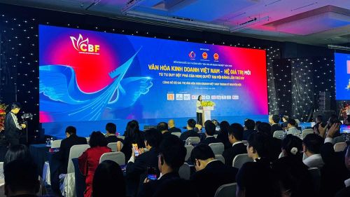 Thứ trưởng Trịnh Thị Thủy: Ngành Văn hóa sẽ chuyển mạnh phương thức quản lý tập trung, tháo gỡ các điểm nghẽn pháp lý, cụ thể hóa các chuẩn mực đạo đức thành quy phạm pháp luật khả thi