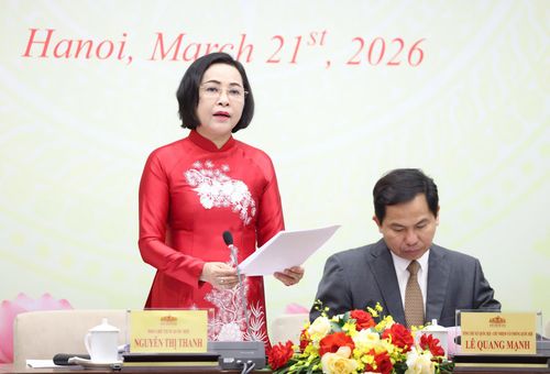 Phó Chủ tịch Quốc hội Nguyễn Thị Thanh phát biểu khai mạc họp báo. Ảnh: Quốc hội
