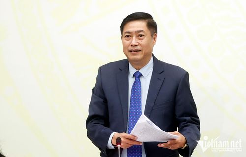 Chủ nhiệm Ủy ban Công tác đại biểu Nguyễn Hữu Đông thông tin tại họp báo