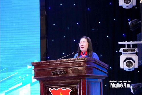 Bí thư Tỉnh Đoàn Nghệ An Nguyễn Thị Phương Thúy phát biểu tại chương trình. Ảnh: TL