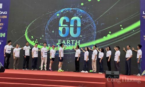 Các đại biểu thực hiện nghi thức Lễ phát động 