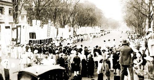 Lễ tang chí sĩ Phan Châu Trinh năm 1926. Ảnh: Tư liệu