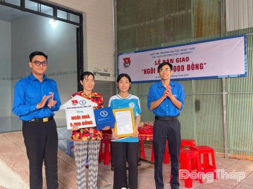 Đoàn trường Đại học Đồng Tháp tổ chức Lễ bàn giao “Ngôi nhà 5.000 đồng” cho sinh viên tại xã Mỹ Quí, tỉnh Đồng Tháp.