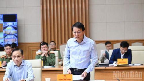 Bộ trưởng Công an Lương Tam Quang phát biểu ý kiến tại phiên họp. (Ảnh: Trần Hải)