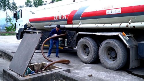 Công ty TNHH Xăng dầu Ngọc Khánh vẫn duy trì nhập thêm xăng, dầu để phục vụ khách hàng.