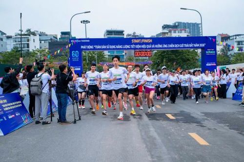 Các vận động viên tham gia giải chạy.