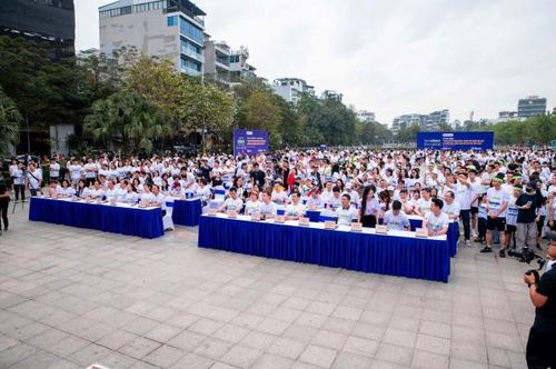 Các đại biểu dự Lễ phát động và khai mạc giải chạy.