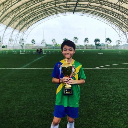 Antonio Moric đã chơi bóng phong trào và sống khá thường xuyên ở Việt Nam trong hơn 10 năm.