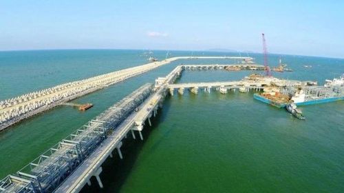 Cảng quốc tế Nghi Sơn, cửa ngõ giao thương đường biển sầm uất, mắt xích quan trọng trong hành lang kinh tế nối liền hạ tầng hàng không quốc tế Thọ Xuân.