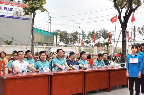Các đại biểu dự Lễ phát động Ngày chạy Olympic vì sức khỏe toàn dân năm 2026. Ảnh: Nguyễn Mai