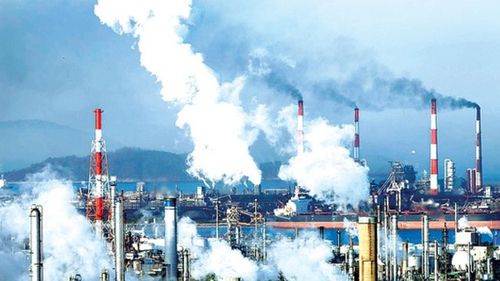 Các cơ sở lớn thuộc ba lĩnh vực: nhiệt điện, sắt thép và xi măng tại Việt Nam đang được thí điểm phân bổ hạn ngạch tín chỉ carbon. Ảnh: TL