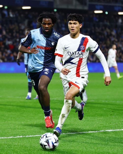  Dro Fernandez vừa sang PSG trong kỳ chuyển nhượng tháng 1. 