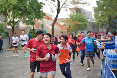 Người dân tham gia Ngày chạy Olympic 2026 "Vì sức khỏe toàn dân - Vì an ninh Tổ quốc"