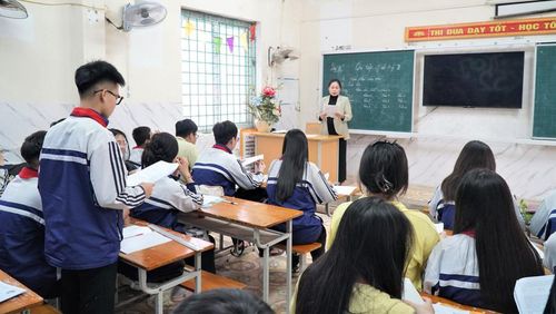 Giờ học của học sinh lớp 9 Trường THCS Nghi Phú (Vinh Phú, Nghệ An).