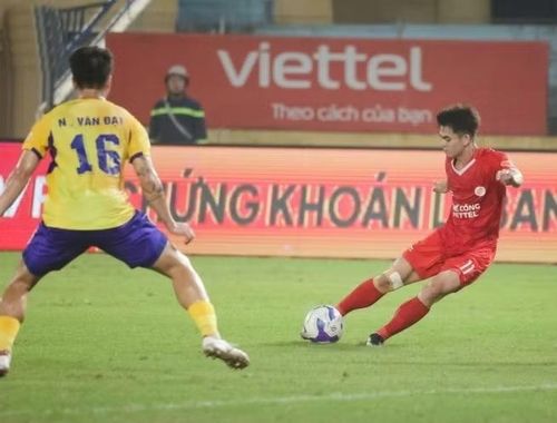 Tiền vệ Khuất Văn Khang vừa cùng Thể Công Viettel giành chiến thắng 1-0 trước Bắc Ninh FC ở tứ kết Cúp quốc gia 2025/26 qua đó ghi danh vào bán kết.